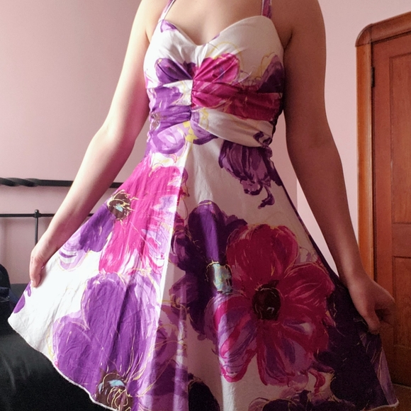 Dress - Picture 4 of 10